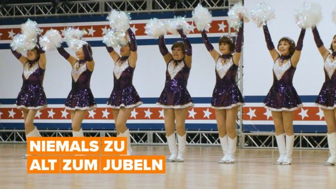 Lerne die ältesten Cheerleader kennen