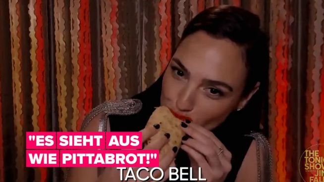 Gal Gadot staunt, wie lecker Taco Bell ist